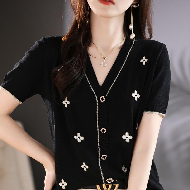 

Женская футболка с четырехлистным клевером, летняя, новая, свободная, с V-образным вырезом, из ледяного шелка, с короткими рукавами, кардиган, универсальный, облегающий свитер, топ с рукавами до локтя XXL чёрный