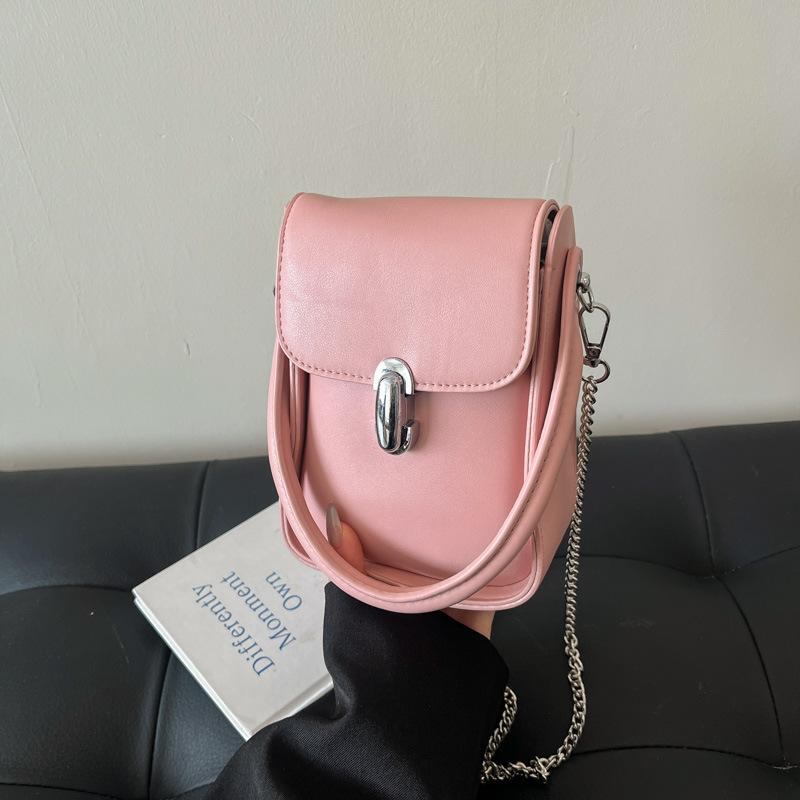 

This year, the popular mini small bag women s 2025 spring and summer new handbag is fashionable and foreign, one shoulder messenger mobile phone bag. розовый