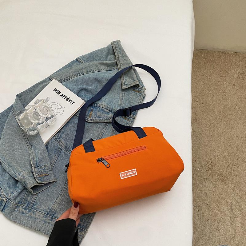 

Нишевая повседневная простая трендовая сумка-подушка мода 2025 новая корейская версия зарубежный стиль женская на плечо мессенджер женская оранжевый
