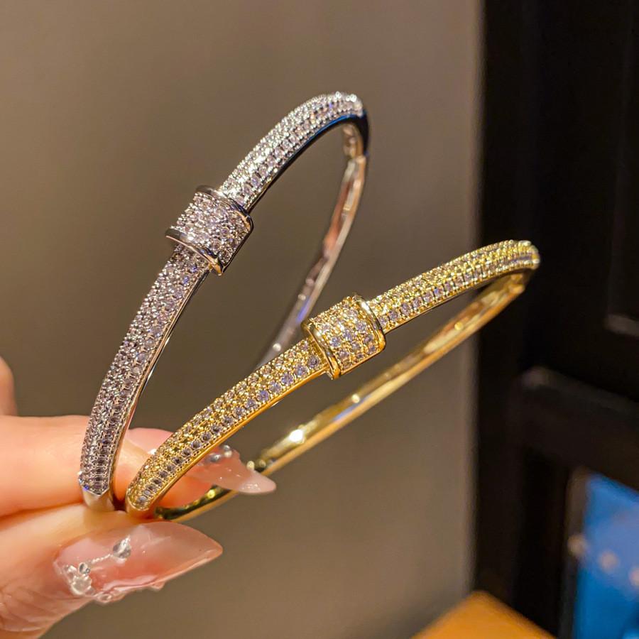 Copper Plated Geometric Bracelet With Irregular Shapes For Fashionable Women
