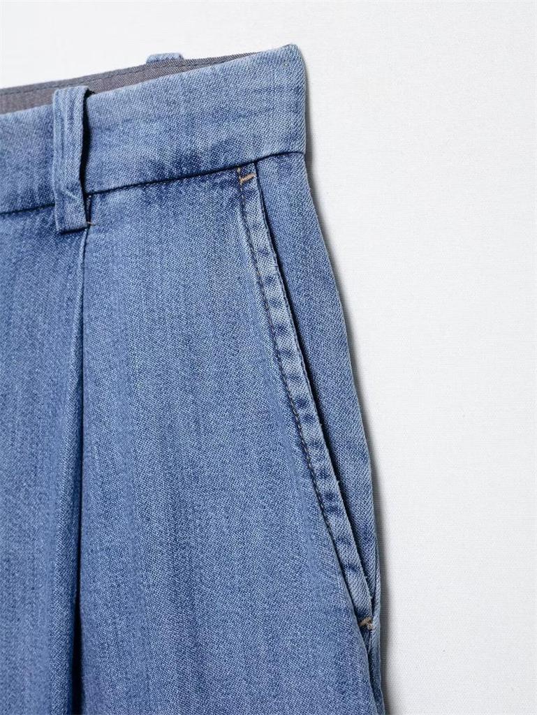 Independent Designer Women's Denim Shirt - Niche, Versatile & Elegant for Commuting