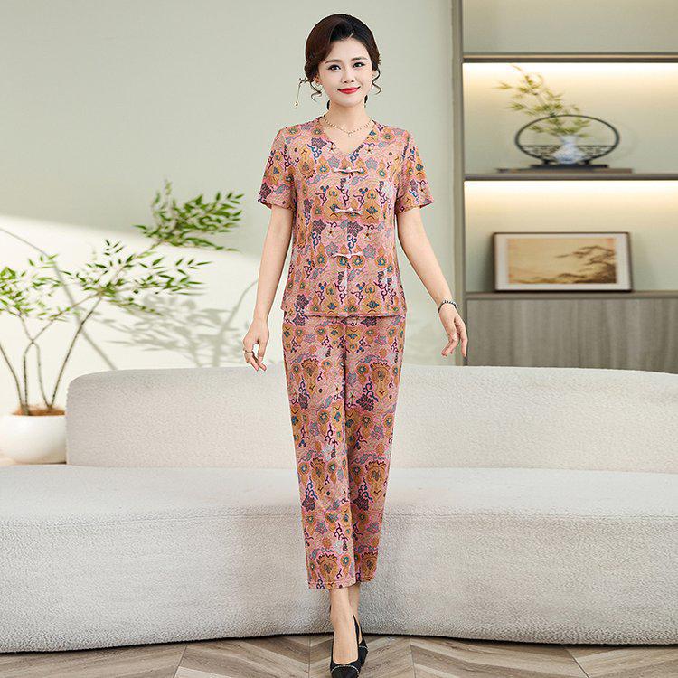 

Mom Summer 2026 Ice Silk Two-Piece Set: Short Sleeve, Loose Fit for Middle-Aged & Elderly Women 4XL: 135-150 lbs