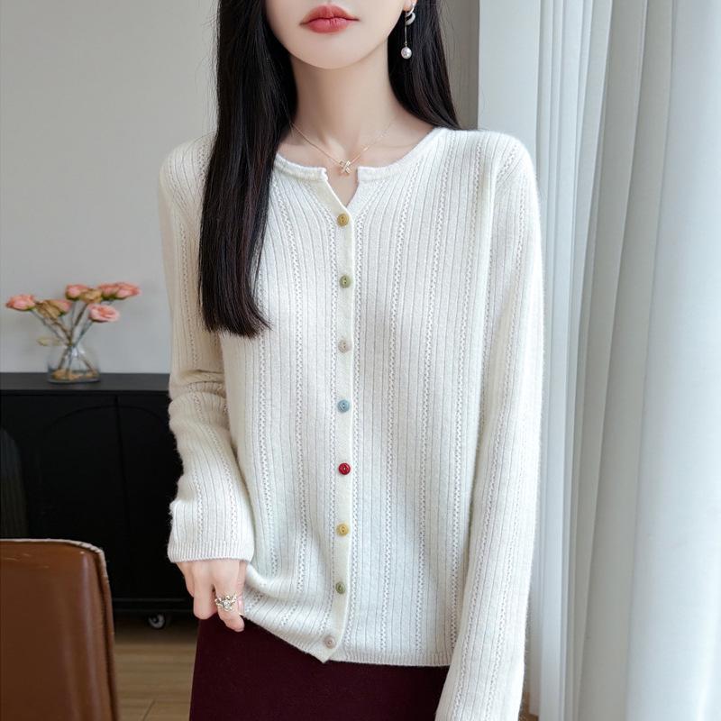 Temperament Women's 100% Wool V-Neck Cardigan Sweater, Small, Casual Knitwear for Autumn/Winter.