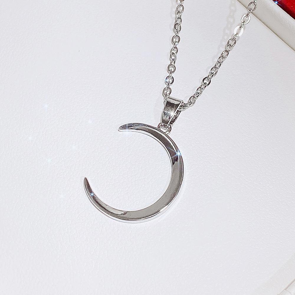 Ladies' Crescent Pendant Necklace, Daily Wearing Collarbone Chain, Minimalist Jewelry, Gift Giving