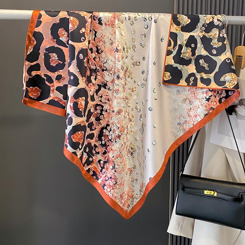 Retro Printed Scarf Scarf New Style Spring and Autumn Summer Exterior Shawl Travel Sun Protection Multi-public Scarf for Women Fashion