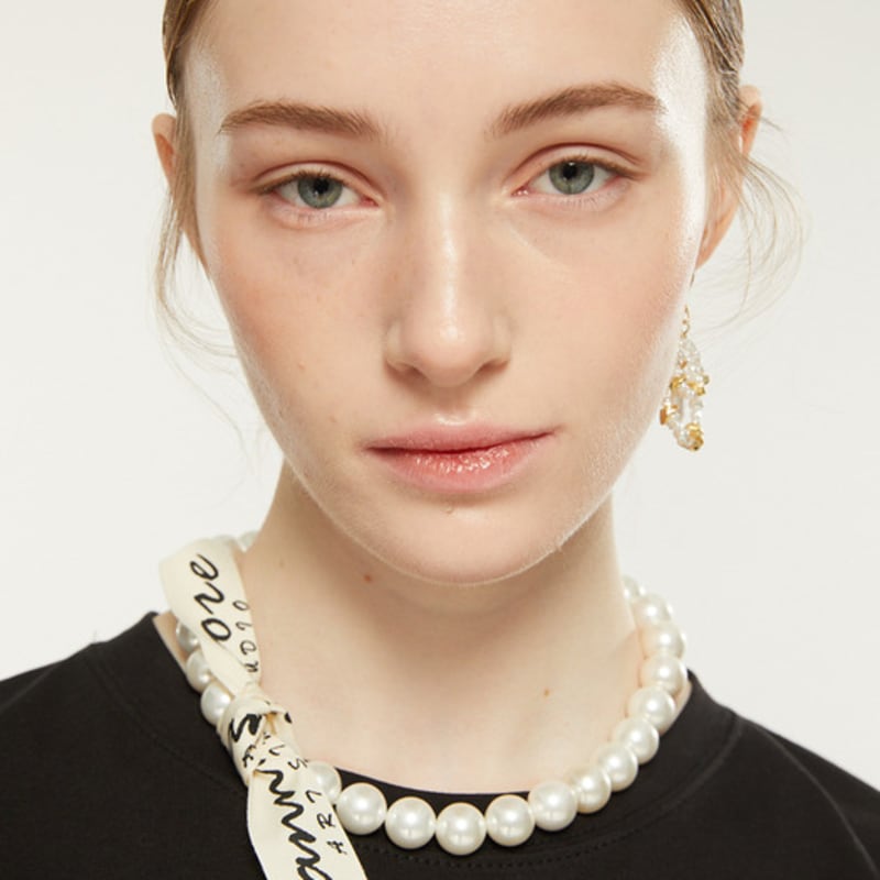 Iannmore Logo Tape Big Pearl Necklace