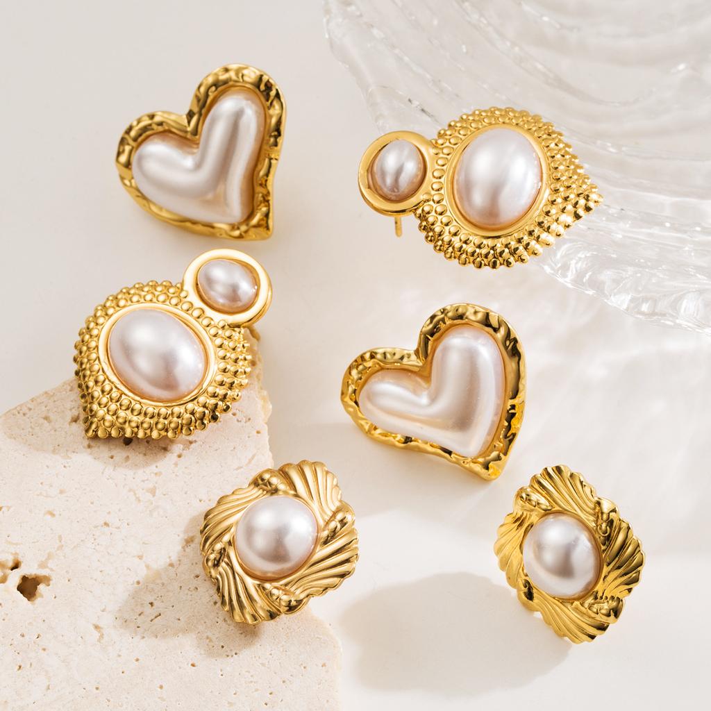 Vintage Geometric Earrings Hong Kong Style Elegant Gold Pearl Exquisite Stud Earrings Women Fashion Ear Jewelry