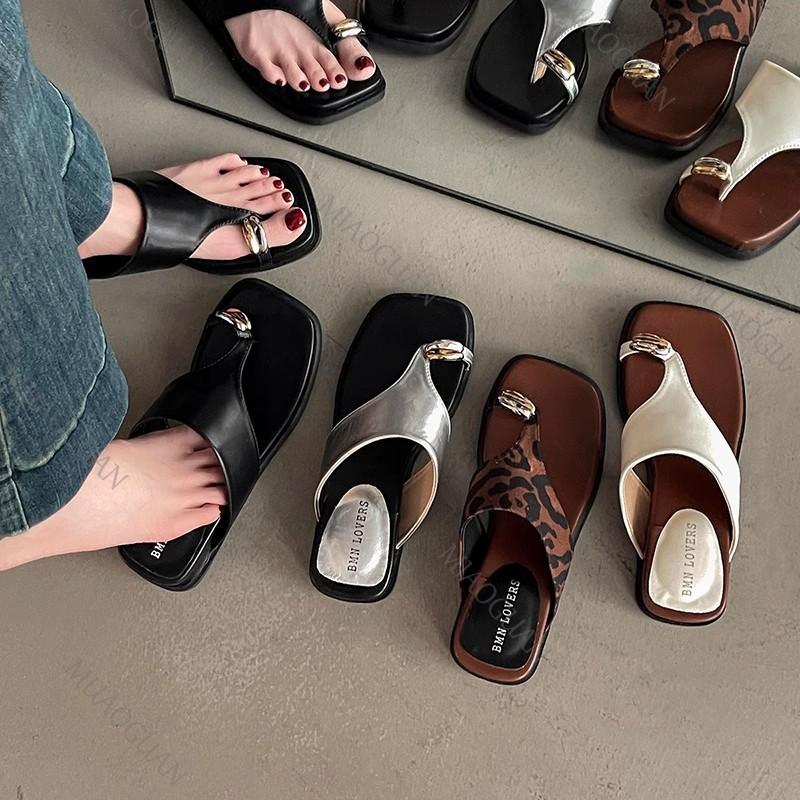 Fashion Summer Retro Leopard Metal Buckle Clip Toe Slippers for Women Wedges Middle Heel Fashion Outer Wear Flip Flops Beach Slides