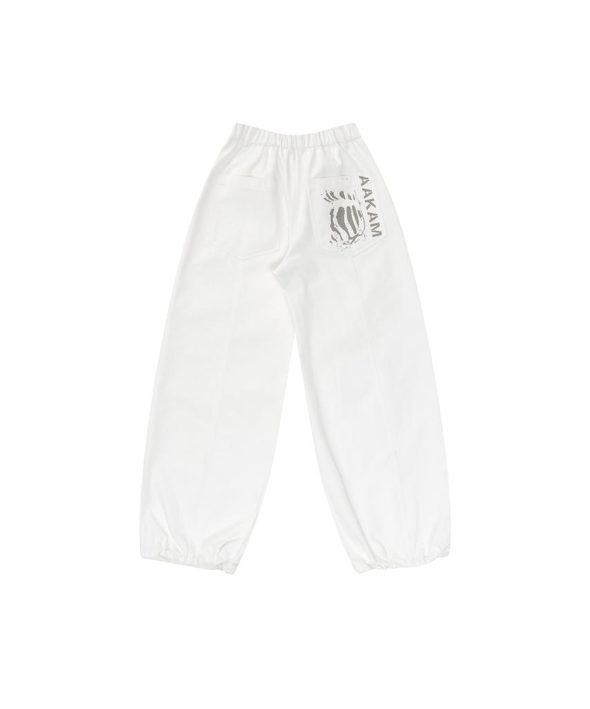 AAKAM Knee Pin-Tuck Printed Denim Pants (White)