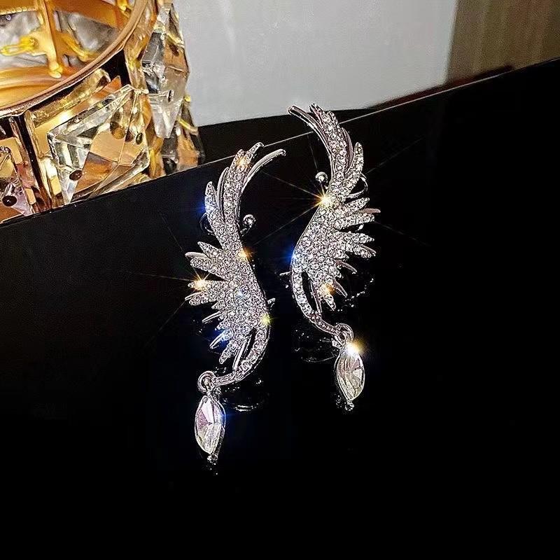 Chic European & American Tassel Earrings: Trendy, Long Dangle Design To Flatter Your Face - Versatile Statement Jewelry for Women