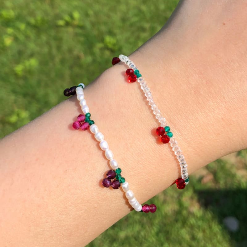 FANTASTIC PLANET Himbeerperlenarmband