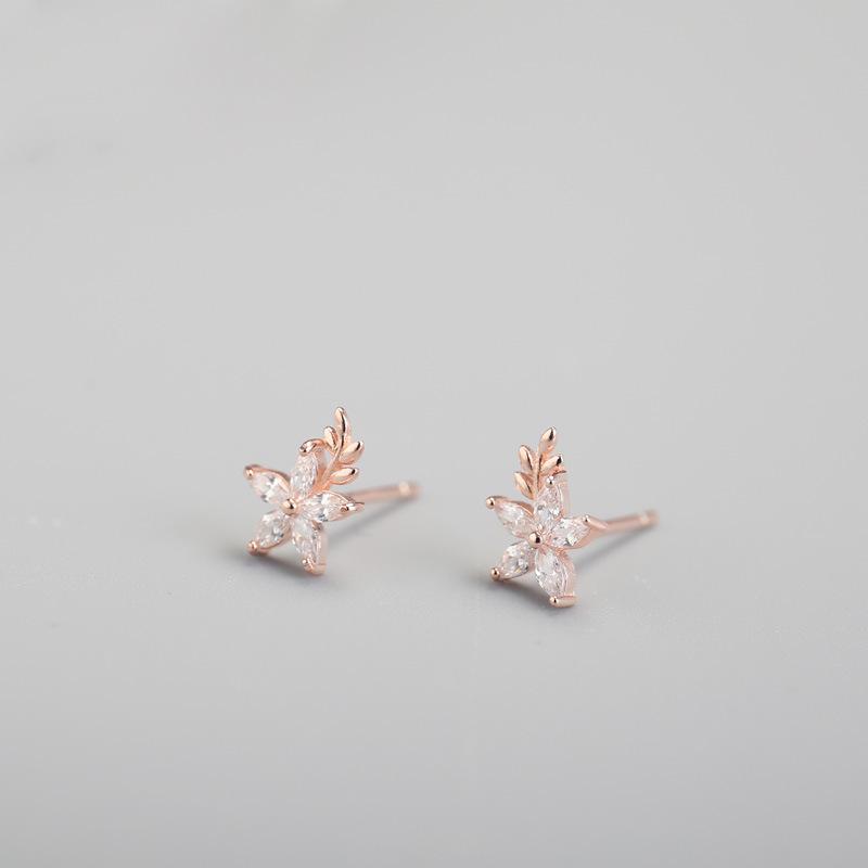 

Небольшие свежие серьги-цветы с бриллиантами для женщин, серьги Sweet Forest Niche Design, летние новые серьги