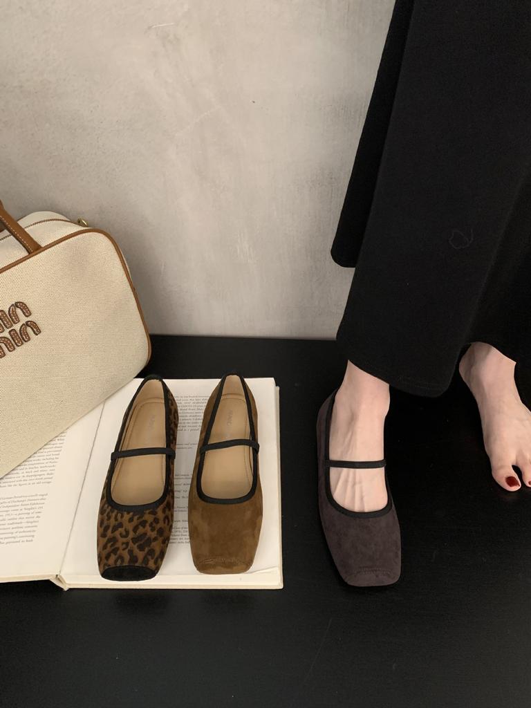 Flat bottom square head Mary Jane shoes, spring 2025 new commuter shallow mouth French with skirt pig nose single shoes