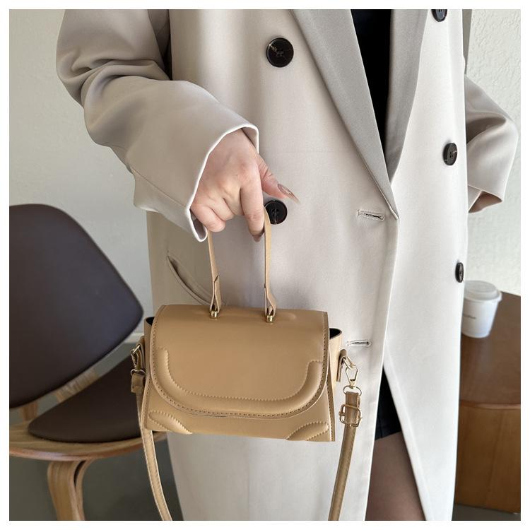 

This year s popular pressing fashion retro versatile shoulder messenger bag women s 2024 spring solid color small square bag women s bag хакі