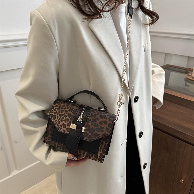Pu Contemporary Leather Small Leopard Print Handbag For Women Versatile Daily Use Accessory
