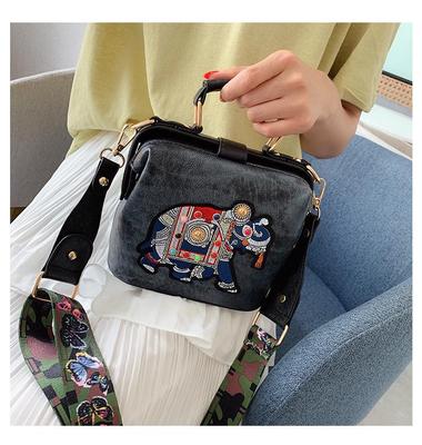 Women's 2022 Retro Embroidered Wide Strap Shoulder Bag - National Style Crossbody with Large Capacity