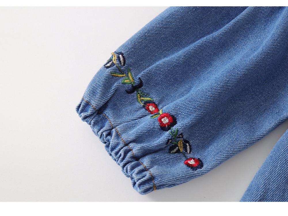 MDD 2024 Mädchen Niedliches Jeanskleid mit gestickter Blume Langarm