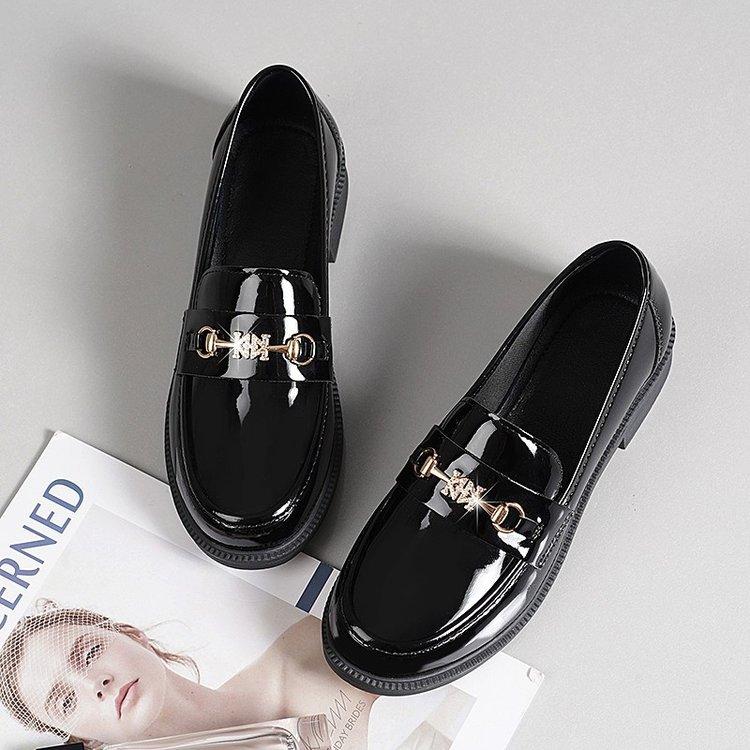 Chaussures en cuir verni à petit talon épais style britannique pour femmes 2025 printemps nouvelles chaussures de travail noires Doudou chaussures plates