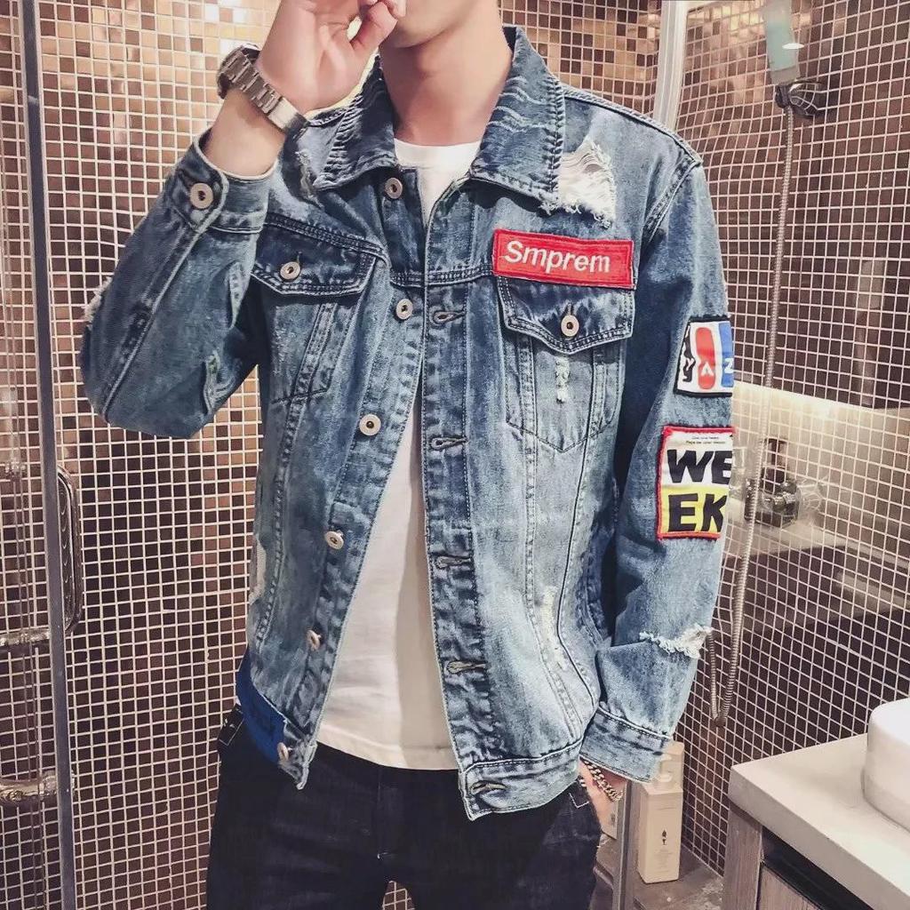 Herren Ripped Jeansjacke: Trendige japanische Retro-Mode, Streetstyle mit gesticktem Etikett, Schickes Workwear-Oberteil