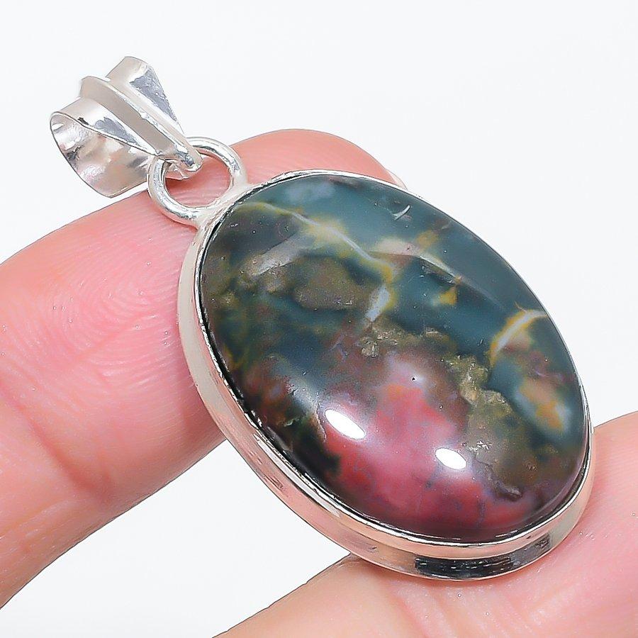 

Natural Bloodstone Gemstone 925 Sterling Silver Jewelry Pendant 1.81 m2O57