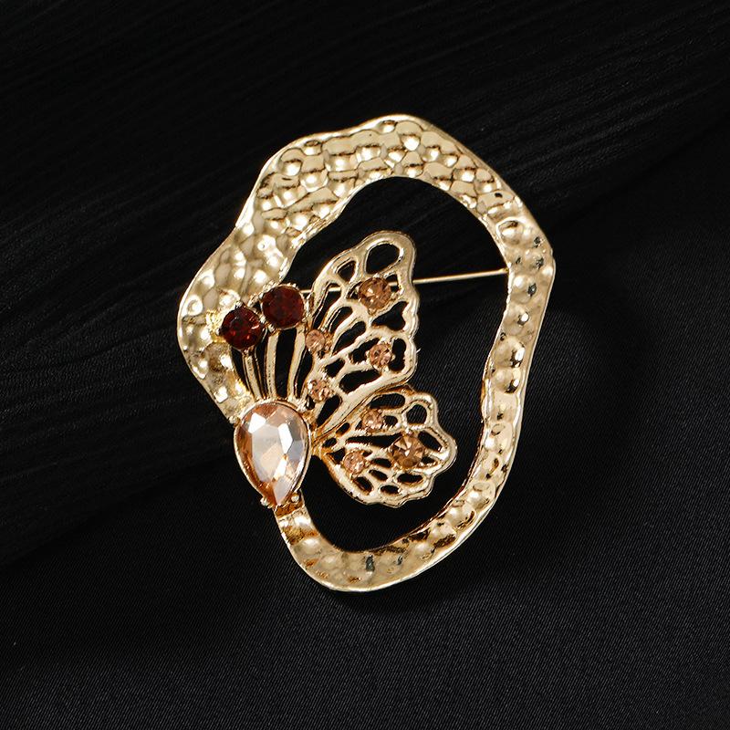 Butterfly shadow trace French elegant butterfly brooch niche design sense light luxury temperament high-end corsage pin accessories women