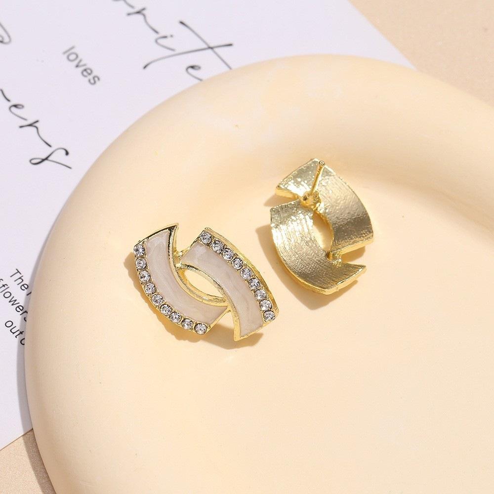 Französische Tropfenölmode einfache Retro-Ohrringe Damen Ins-Trend Diamant-Steckohrringe