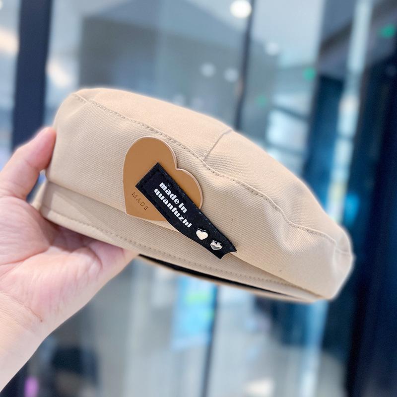 

Милая и крутая любовь показывает лицо Маленький берет женский японский ретро модный темперамент черная шляпа художника