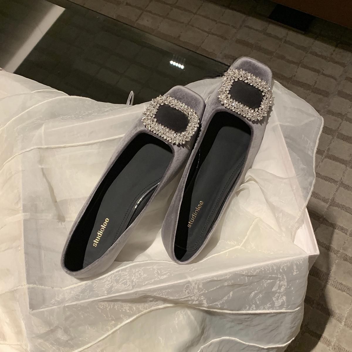 

Sheepskin French beautiful small single shoes women s 2025 new commuter velvet surface shallow mouth square buckle rhinestone low heel flat shoes 40