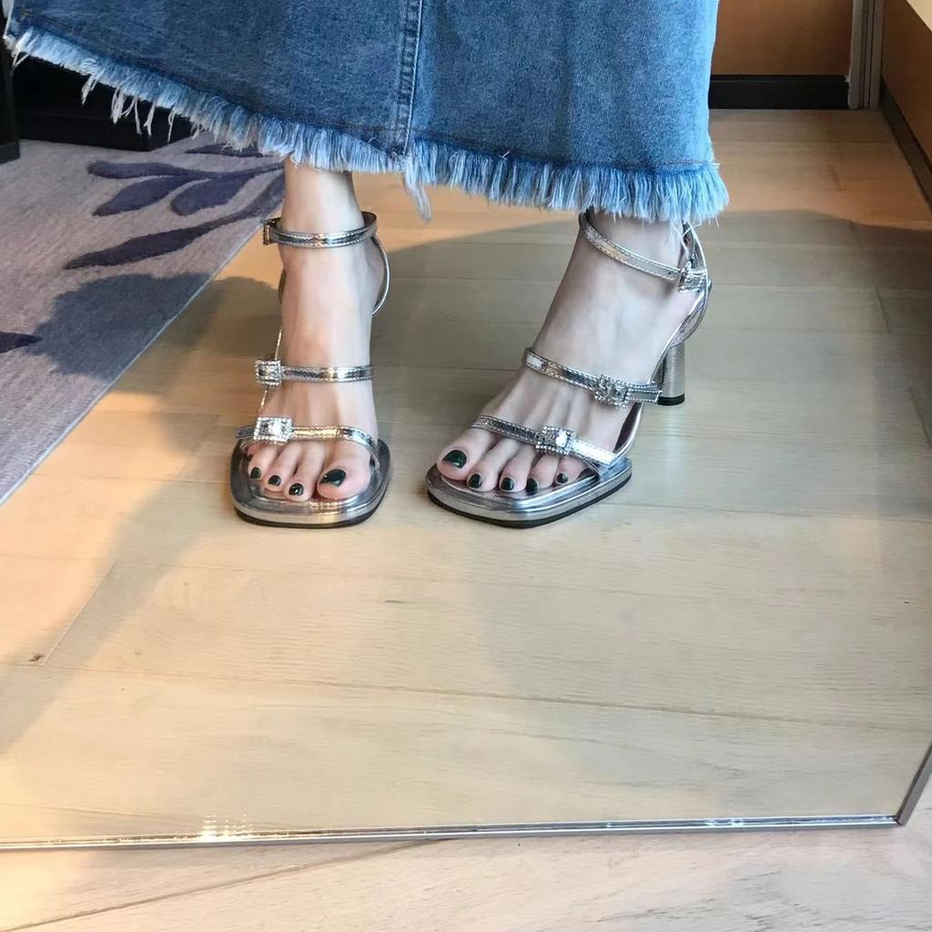 Wow~ summer new fashion high heels are stable enough silver fashion sandals with one-word buckle strap square head round heel