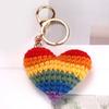 Gestrickter Anhänger Regenbogenfarben Herz Blumenform Häkel-Schlüsselanhänger Weiches Baumwollgarn Handgemachter Taschenanhänger Autoschlüssel Rucksack-Accessoire
