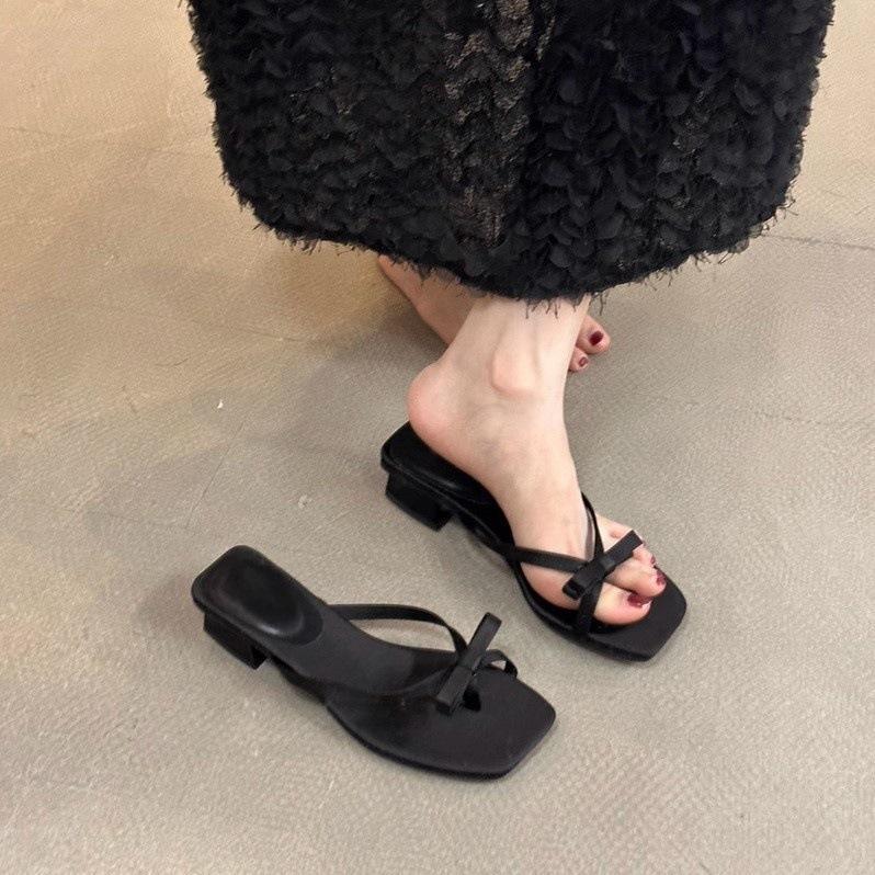Sandals bow slippers vacation new 2025 small French stunning sandals toe summer clip thick heel outer wear fairy