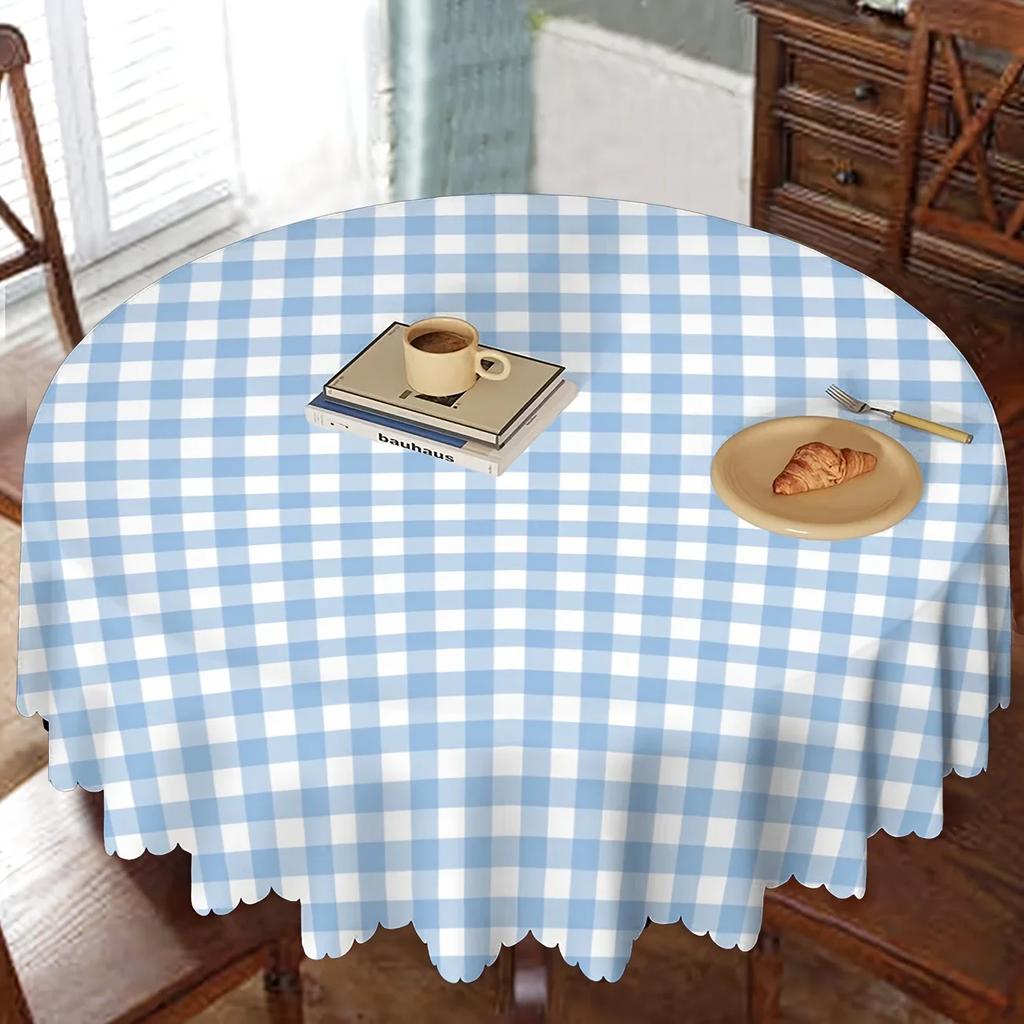 One piece of fresh blue and white checkered tablecloth, a French country-style tablecloth with a simple checkered designxzj
