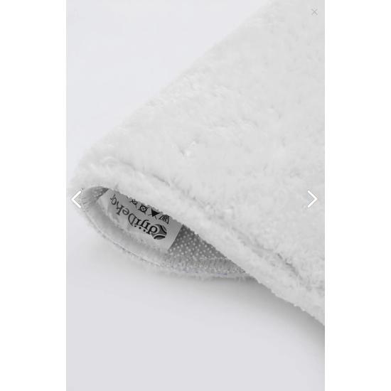 White Oval Pelt Woven Carpet Plush Soft Non-Slip Antibacterial