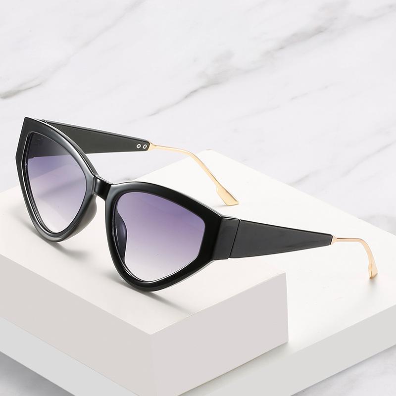 Cat'S Eye Sunglasses, Glasses Of The Same Brand, Street Photography Personalized Sunglasses For Women