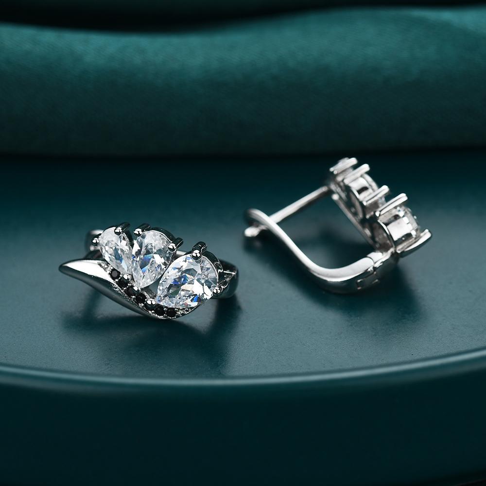 Black Awn Black Drop Earrings