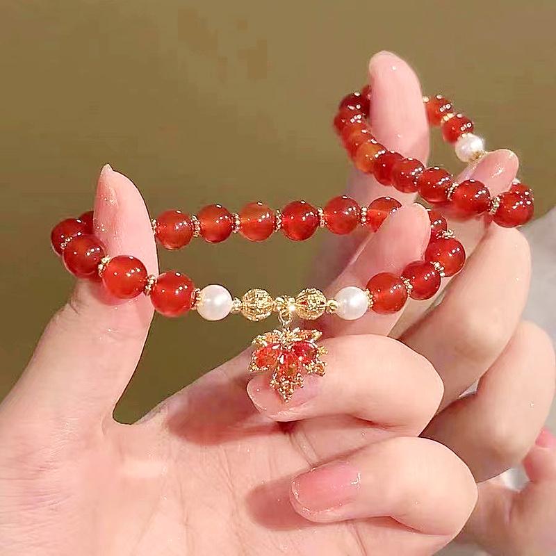 Vintage Red Charm Bead Bracelet for Women Girls Light Luxury Red Maple Leaf Pendant Bracelet Jewelry Accessories Gift