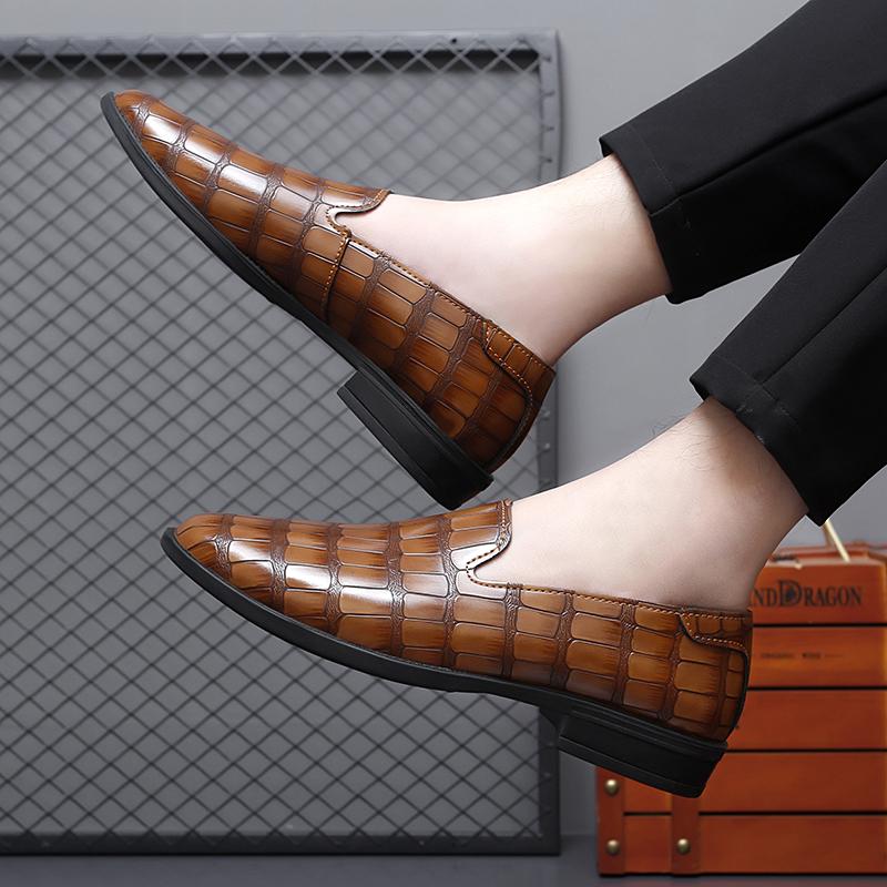 Fashion New Classic Men Loafers European American Casual Lightweight Versatile Fashion Brand Shoes Gentleman Shoes Size 38-48 Men Shoes