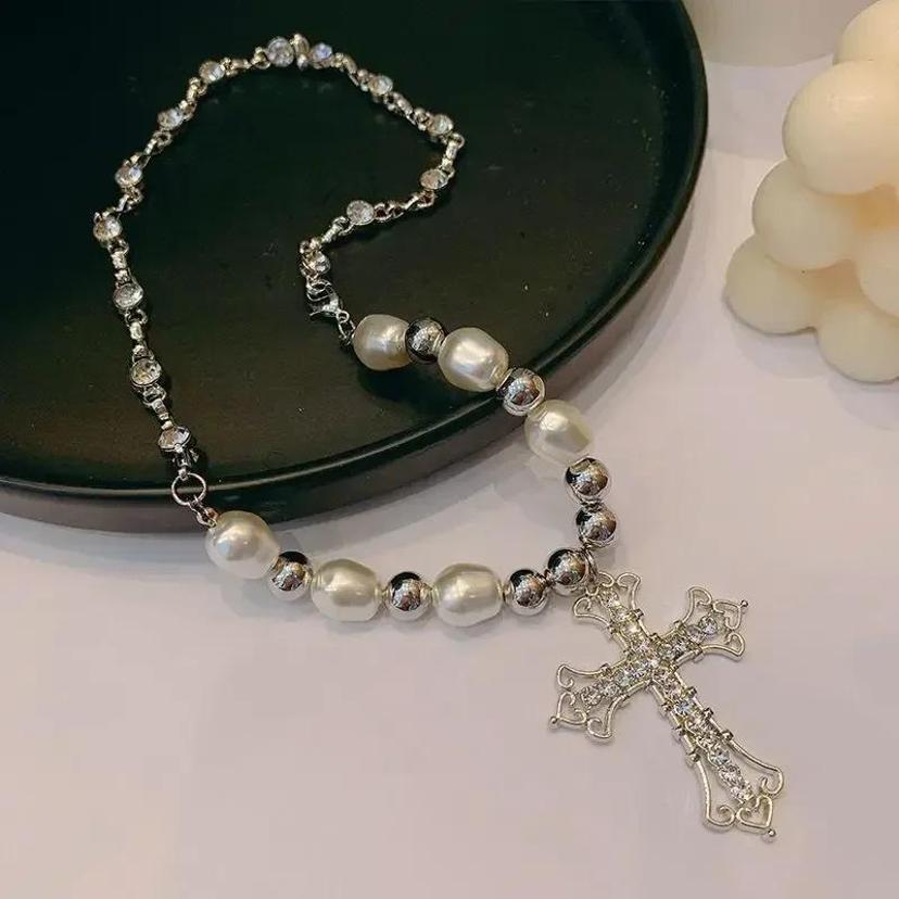 1 Pcs Women Fashion Bling Cross Pendant Necklaces Girl Vintage Minimalist Pearl Necklace Clavicle Chain Punk Choker Gifts