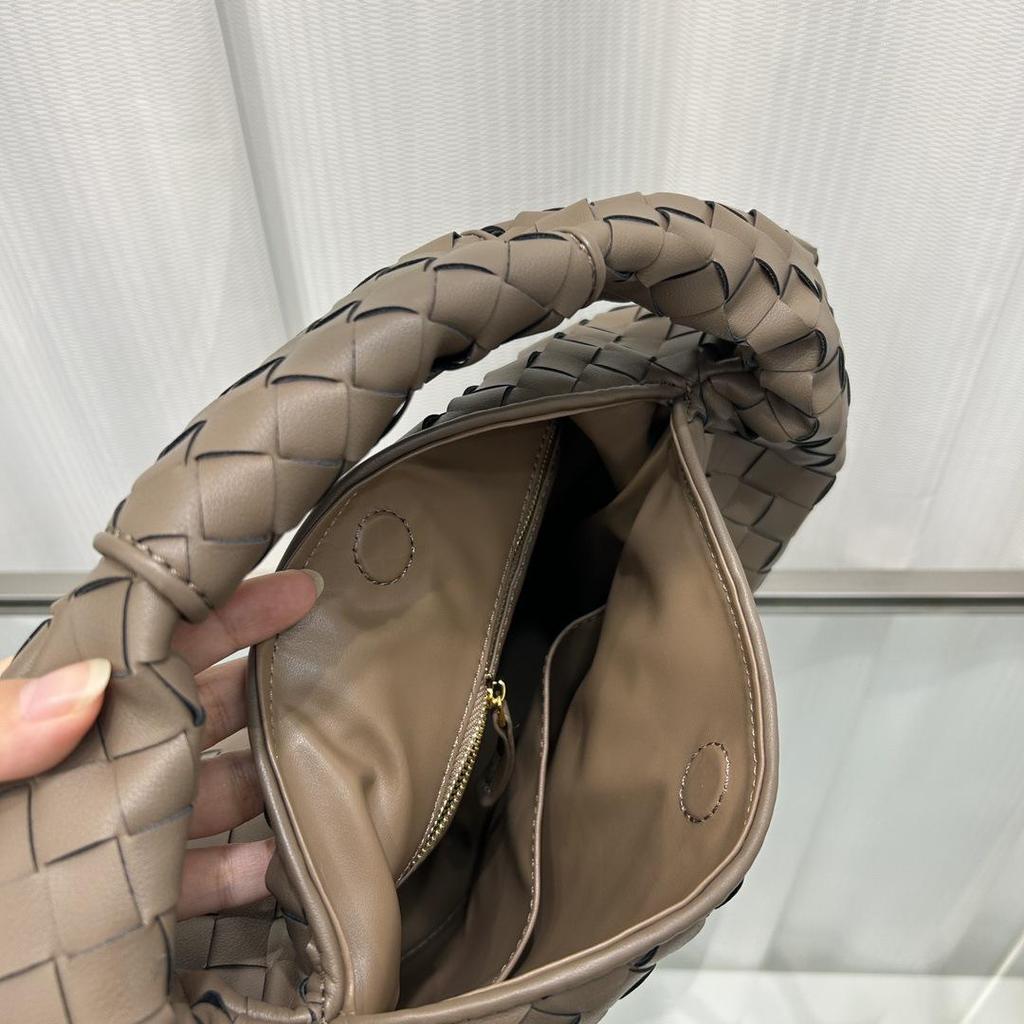 Genuine Leather Hand-Woven Underarm Bag - Stylish, Versatile, High-Quality Cowhide Shoulder Bag for Women