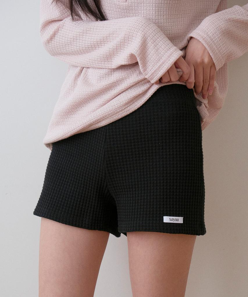 Sayu Cracker Shorts Black