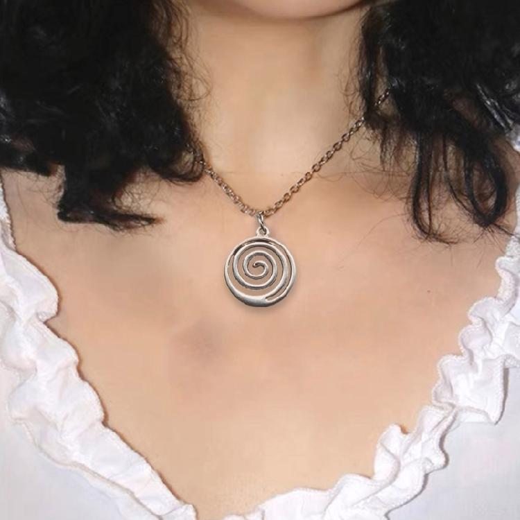 Eye Catching Pendant Necklace Unique Swirl Pendant Clavicle Chain Adjustable