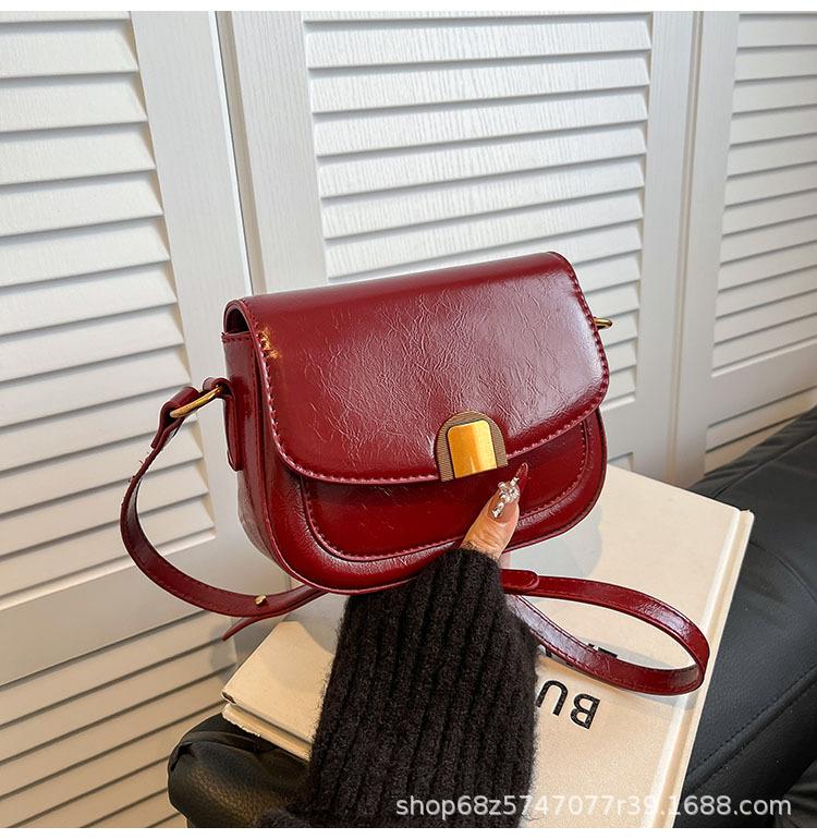Retro Niche Underarm Bag Women's 2025 Spring New Trendy Saddle Bag Simple Commuter Shoulder Crossbody Bag