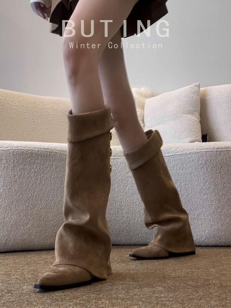Versão em pele de ovelha~ Botas de moto de salto alto com bico fino estilo Xiaoxiangfeng 2025 retrô, mas botas de cavaleiro para calças até ao joelho