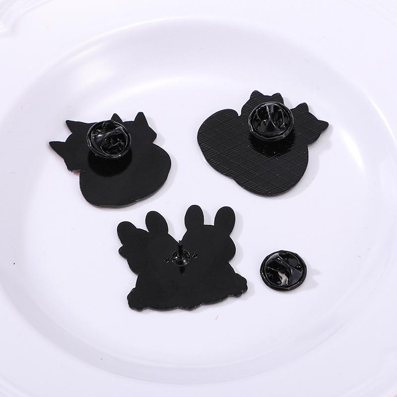 4PCS Cartoon Animal Heart Lovers Enamel Pin Creative Penguin Cat Rabbit Fox Metal Brooch Badge Backpack Clothing Hat Accessories