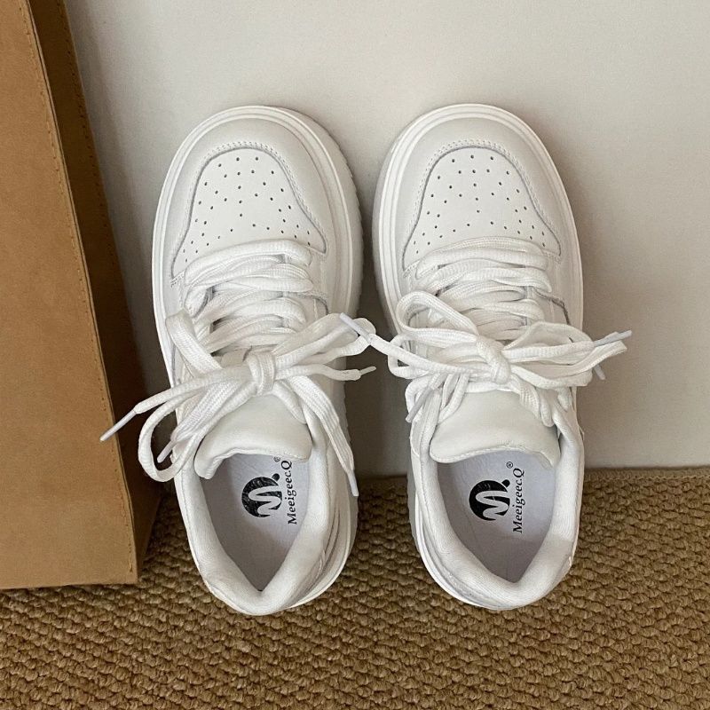 LU Si, the Same Thick-soled Little White Shoes for Women's 2025 Autumn New Maillard Muffin Sole Heightening Lace-up Casual Board Shoes