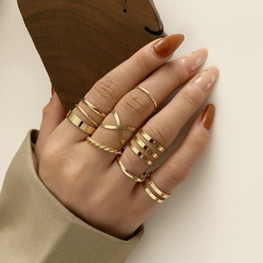 10-Piece Star and Moon, Heart, and Leaf Knuckle Ring Set - Creative Retro Women's Rings