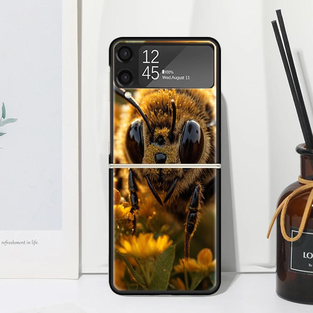 Bee Keeping Honey Animal Phone Case Cover for Samsung Galaxy Z Flip 7 6 5 4 3 5G Flip3 Flip4 Flip5 ZFlip6 ZFlip7 Black Fundas Cl