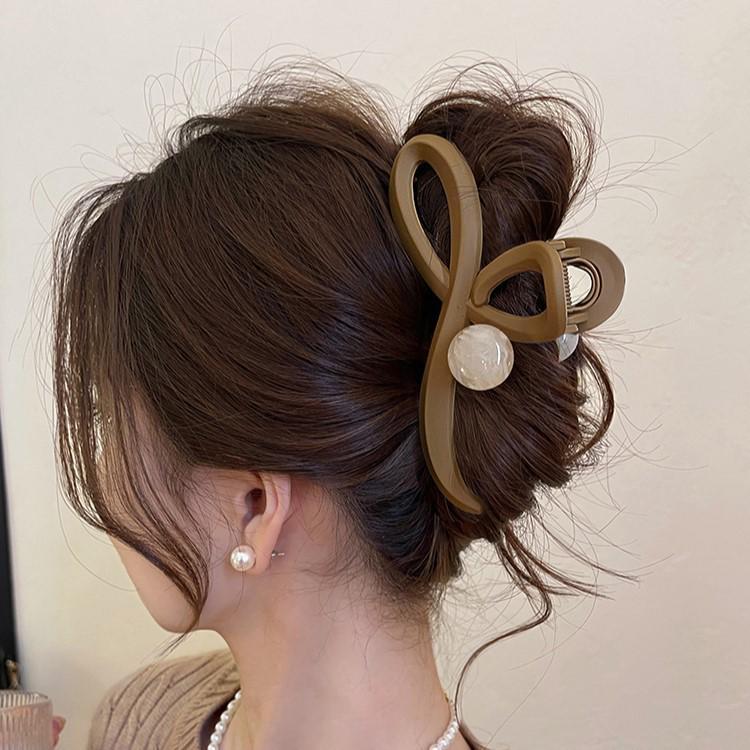 Elegant 2024 Coffee Pearl Shark Hair Clip for Women – Large Volume Summer Claw Accessory