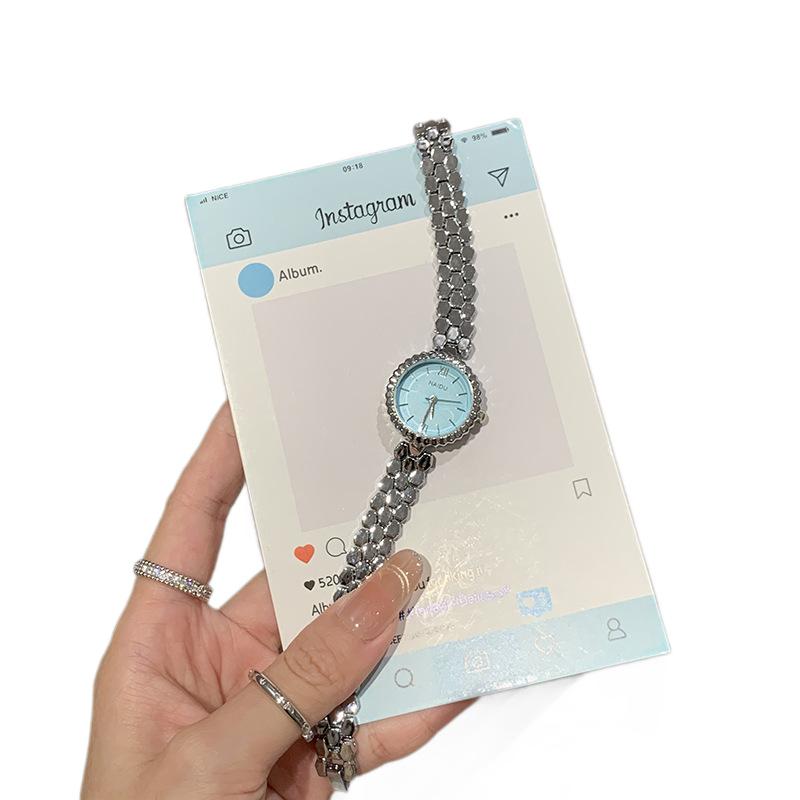 Hochwertige Damenarmbanduhr Damen Klein Frisch Stahlarmband Einfach und Klein Damen Armbanduhr