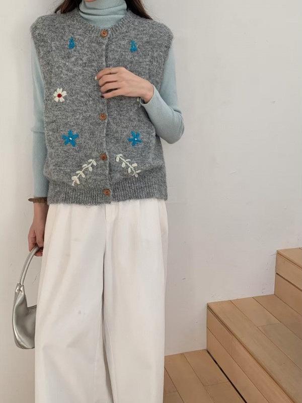 3D Embroidered Floral Knit Vest for Women - New Sweet Cardigan Design for Autumn/Winter 2025
